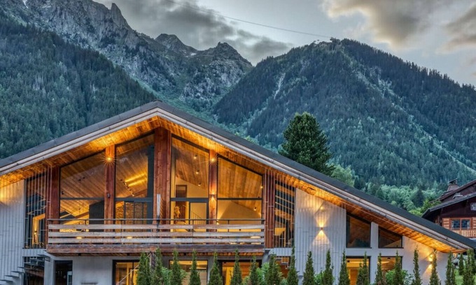 Chamonix-Mont-Blanc Ski Chalet | Chalet Rytola - Space & Luxury - Heart of Chamonix