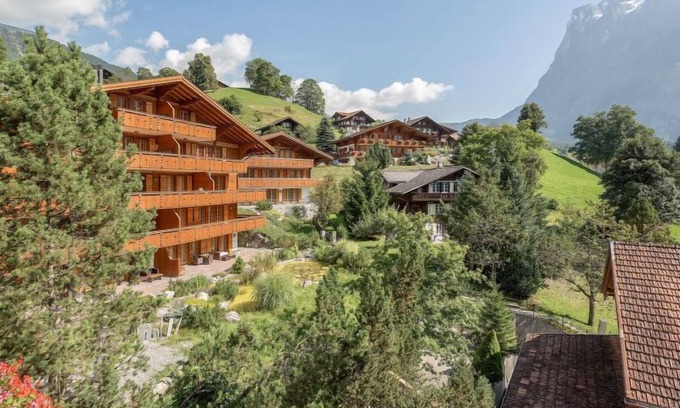 Grindelwald Apartment | Chalet Smaragd by Interhome
