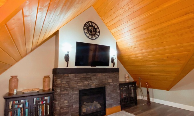Central Okanagan Ski Chalet | Chalet Style Suite on Peachland Acreage