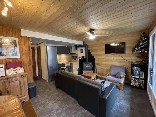 Laveissiere Ski Chalet | Chalet T4 ensoleillé avec jardin, proche commerces & pistes, navette gratuite, équipement complet - FR-1-787-38