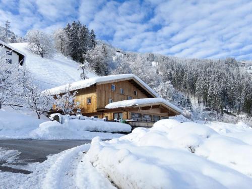 Hippach Ski Chalet | Chalet Talbach by Interhome