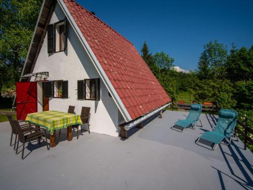 Zlobin Ski Chalet | Chalet The Fox by Interhome