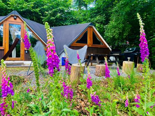 Gesves Ski Chalet | Chalet Tropical avec bain à bulles - In the Woods