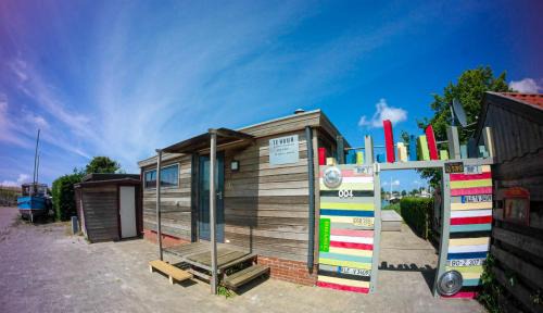 Anjum Ski Chalet | Chalet Valentina directly on the Lauwersmeer