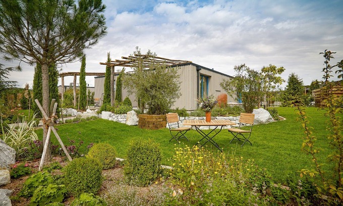 Schiltern Apartment | Chalet Villa (40-60 sqm) - maritime, stylish, flooded with sunlight