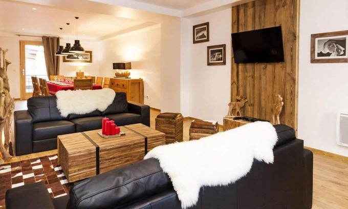 Peisey-Nancroix Ski Chalet | Chalet, wifi, 100m from resort center, sauna, balcony, parking, tv, ski locker, 185m²