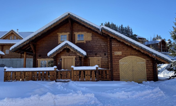 Le Devoluy Ski Chalet | Chalet with 4 bedrooms, sleeps 12 to 14, close to the snow front