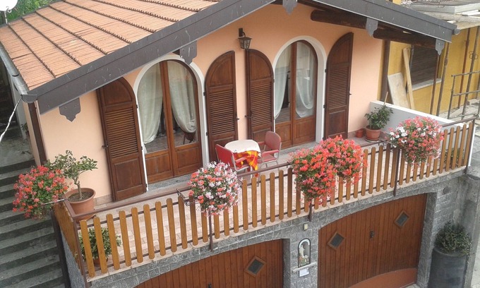 Garzeno House | CHALET WITH POOL FOR 2 PEOPLE IN VALLEY ALBANO