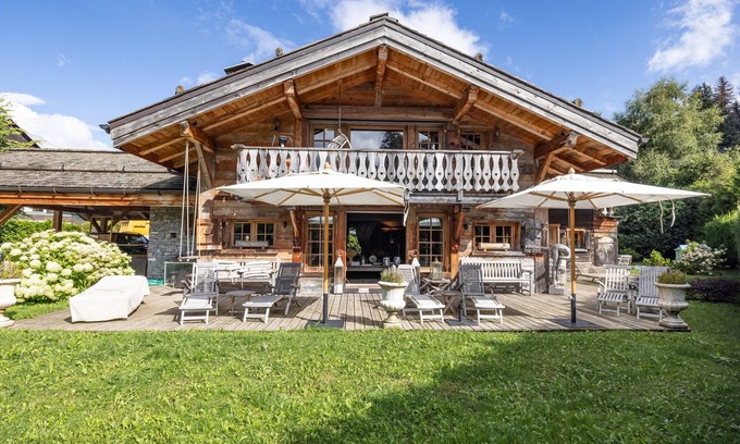 Le Planellet Ski Chalet | Chalet "Zibeline" with Mountain View, Private Terrace and Wi-Fi