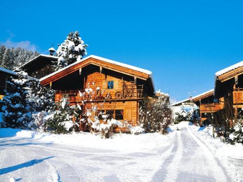 Fuegen Ski Chalet | Chalets Almdorf Zillertal, Fügen