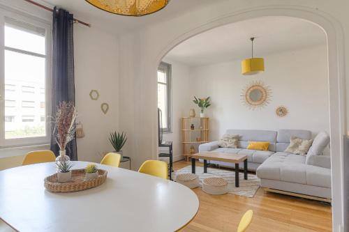 Grand Clement Apartment | Chaleureux et Cosy avec garage privé