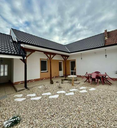 Mostkovice Apartment | Chaloupka u Přehrady