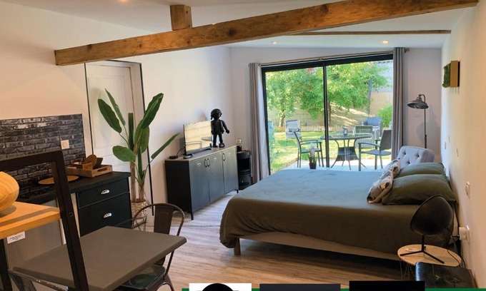 Estrees-sur-Noye Apartment | Chambre à la Noye