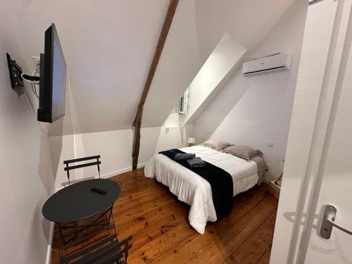 Pons Hotel | Chambre 3 Face au Donjon