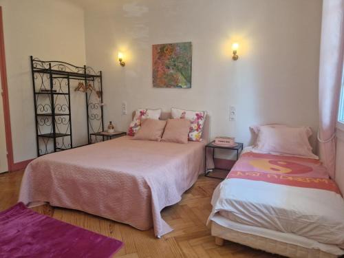 Labouheyre House | Chambre 5 Rose - WIFI - Proche gare