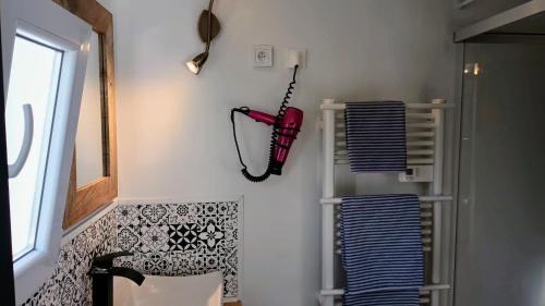Pons House | Chambre avec terrasse - vue jardin