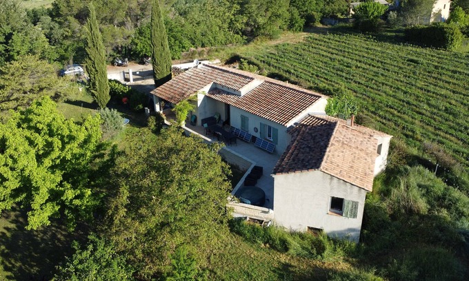 La Tour-d'Aigues Bed & Breakfast | Chambre Coquelicot en Provence , au Pied du Luberon