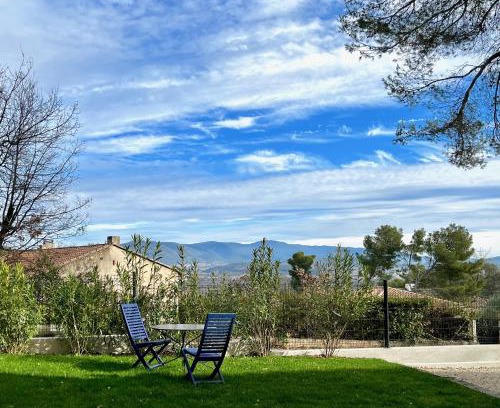 La Roque-d'Antheron Bed & Breakfast | Chambre d'hôtes du Val Fleuri