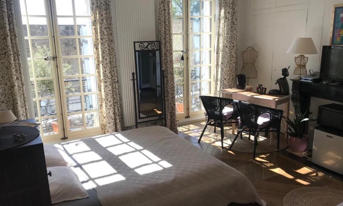 Dourdan Bed & Breakfast | Chambre d'hôte du Château