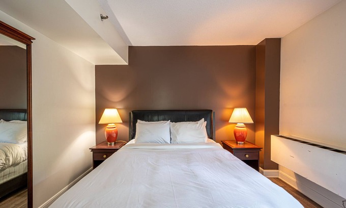 Saint-Sauveur Hotel | Chambre lit Queen avec balcon (25)