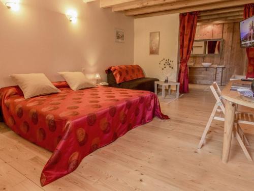 Le Clerjus Bed & Breakfast | Chambre Rubis: Élégance et Confort en Pleine Nature - FR-1-589-723