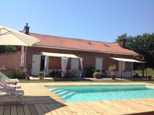 Sainte-Eulalie-en-Born Bed & Breakfast | Chambres d’hôtes la guirosse