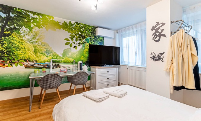 Saint Nicolas - Charles III - Ville vieille - Trois Maisons - Leopold Bed & Breakfast | Chambres d'hôtes Au Coeur De Nancy proche gare de Nancy