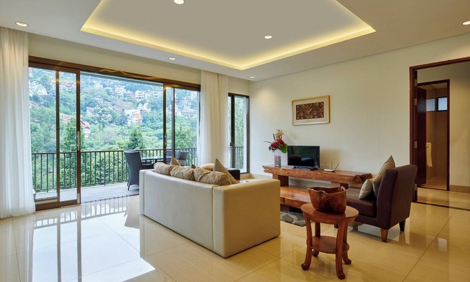 Bandung Villa | Chamomile Hill View 6BR Villa pool and movie room