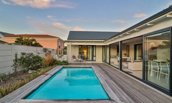 Vermont House | Champagne Air Luxury Villa with pool, pet friendly