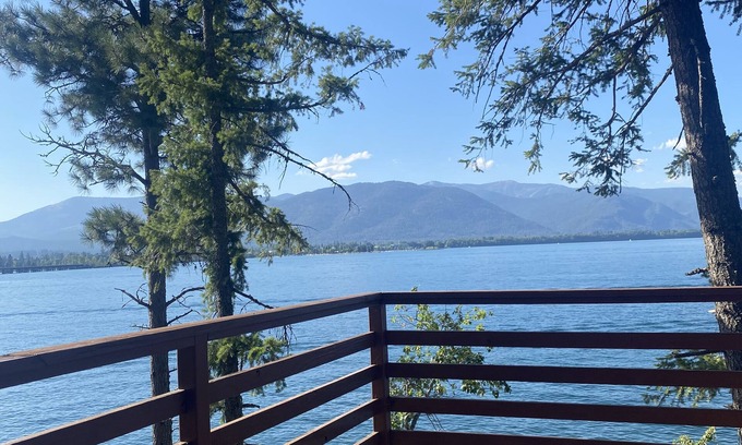 Sandpoint Cabin | Champagne Sunsets Lakefront with Loft & Dock, View & private waterfront