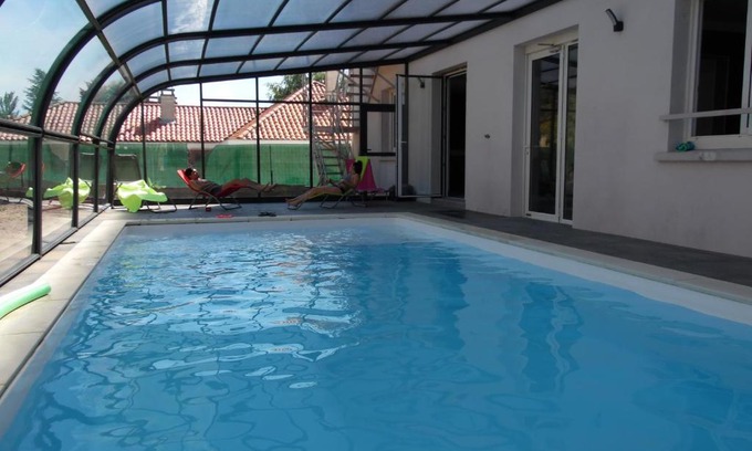 Chatel-Guyon Hotel | Chante Grelet