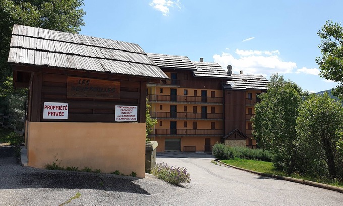 Saint-Chaffrey Apartment | CHANTEMERLE: 2-level, 4 BR/2BA, equipped, wifi, 7 min to ski lifts