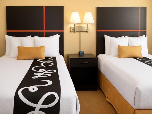 Burlington Hotel | Chaparral Motor Inn