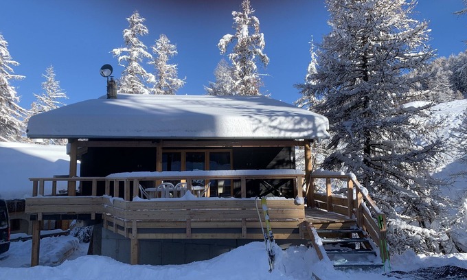 Les Claux Ski Chalet | Character chalet in the resort of Vars les Claux
