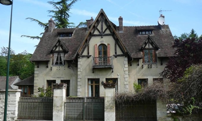 Giverny House | Character house near the house of Claude Monet