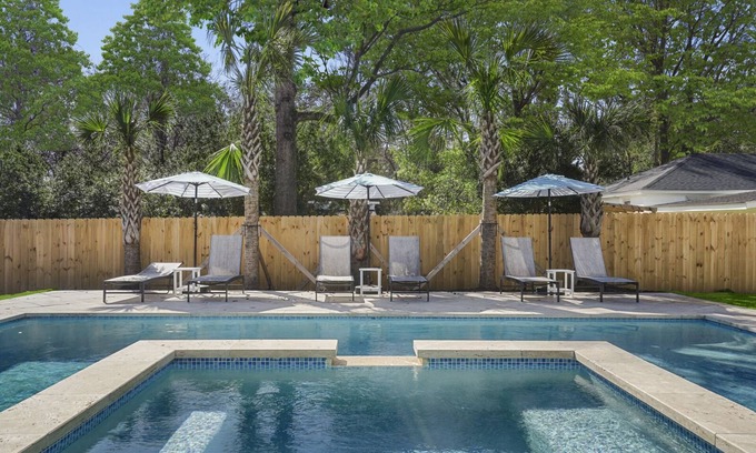 Charleston House | Charleston Beaches Pool Heated Spa 2 King Suites