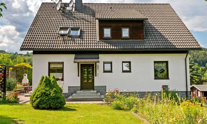 Pohla Apartment | Charmante Dachgeschoss Ferienwohnung im Erzgebirge