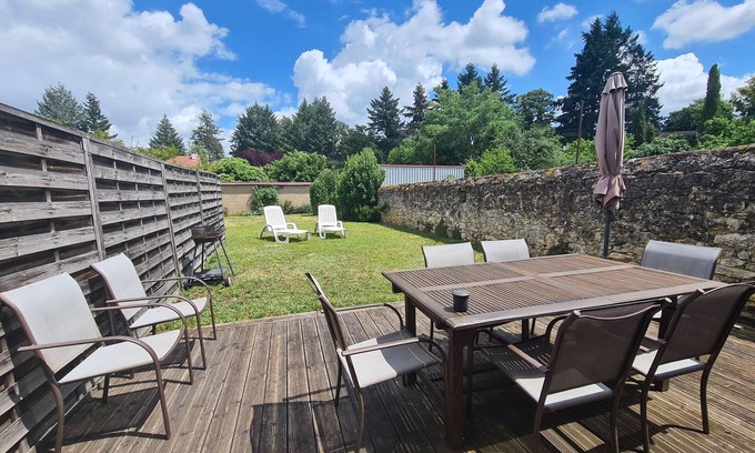 Le Pont-Chretien-Chabenet Cottage | Charming House with Private Garden, Close to River & Medieval Towns