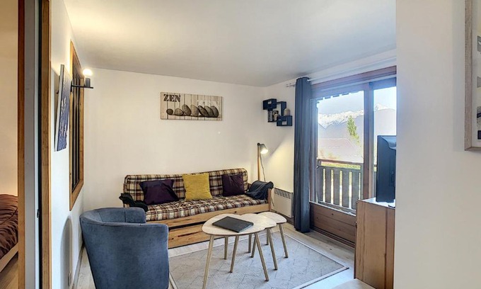 Combloux Apartment | Charmant 2 pièces + coin cabine, proche centre Combloux, RDJ, terrasse, parking et casier à skis - FR-1-560-69