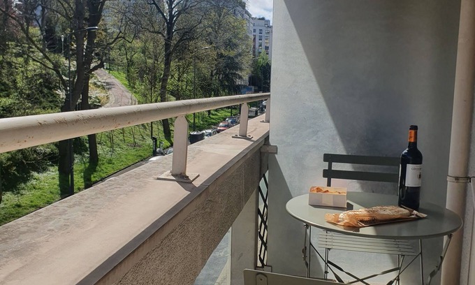 Issy-les-Moulineaux Apartment | Charmant Appartement - Issy Les Moulineaux. Avec Balcon vue sur Parc Rodin