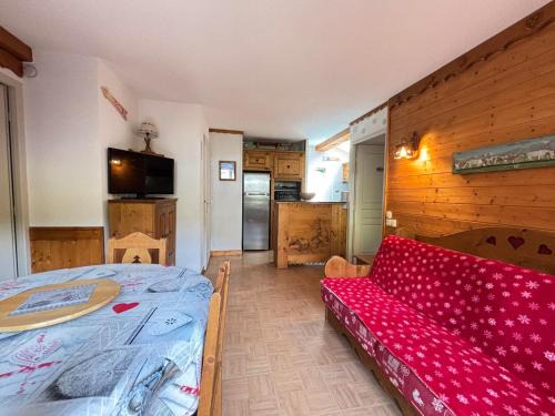 Flumet Apartment | Charmant appartement au pied des pistes avec piscine et parking - FR-1-505-13