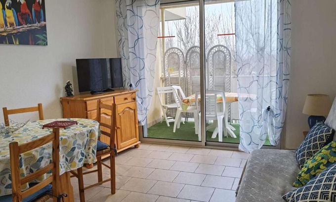Marseillan Plage Apartment | Charmant appartement T2 cabine, proche plage, commerces, parking privé, terrasse sud-est, 5 pers - FR-1-326-582