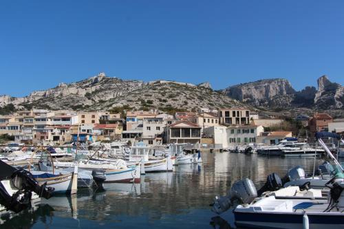 8th Arrondissement House | Charmant Cabanon aux Goudes à Marseille avec vue mer