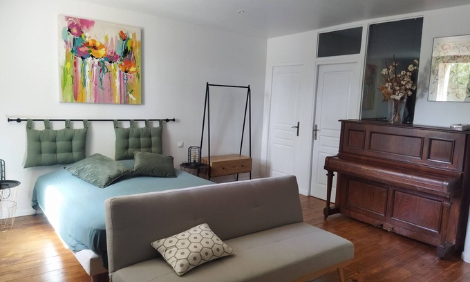 Le Somail Apartment | Charmant Gîte pour 2 au Somail au bord du canal du midi