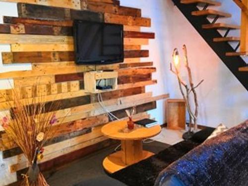 Le Tholy Apartment | Charmant meublé au calme, proche cascades, randos, chevaux, parking et terrasse privée, WiFi gratuit - FR-1-589-365