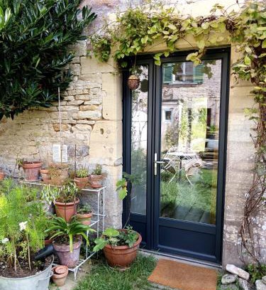 Lion-sur-Mer House | Charmant Studio au rez de chaussée de notre maison de village