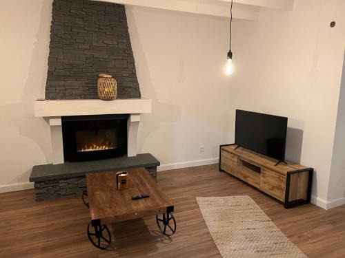 Blanzy Apartment | charmant studio