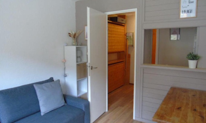 Valfrejus Apartment | Charmant studio rénové, proche télécabine, balcon sud, animaux acceptés, draps inclus, casier à ski - FR-1-561-52