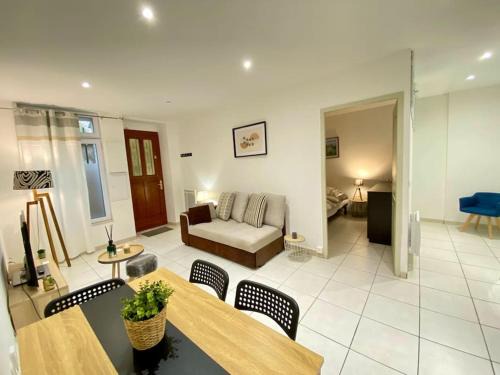 Quartier Administrations Apartment | Charmant T1 au Cœur de Nimes
