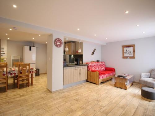 Mont-Dore Apartment | Charmant T2 au Mont-Dore, parking privatif, proche thermes, classé 2 étoiles - 4 couchages - FR-1-415-124